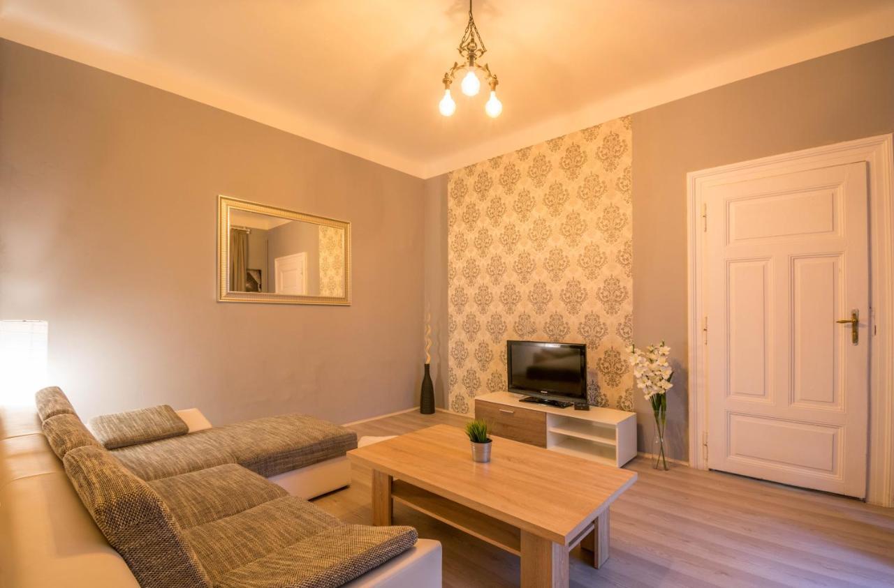 Chest Design Apartments Praga Zewnętrze zdjęcie
